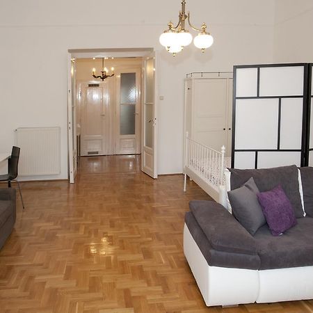 Alice Apartment Budapest Bilik gambar
