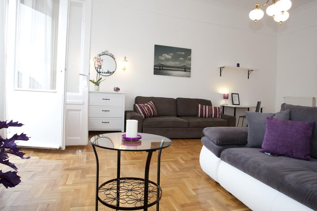 Alice Apartment Budapest Bilik gambar